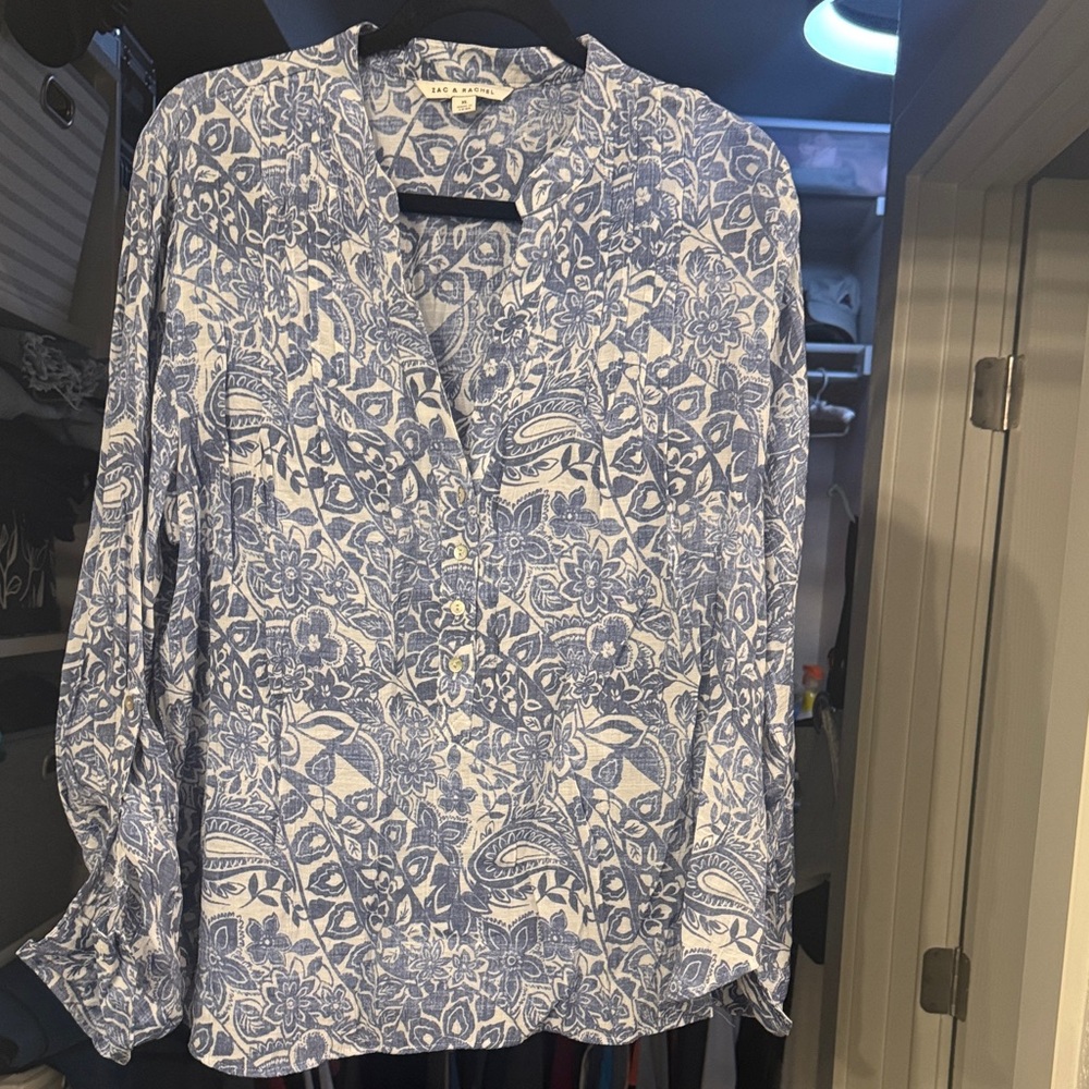 Zac & Rachel Blue and White Floral Top